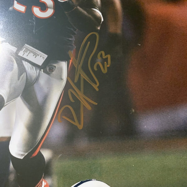 Close-Up of Devin Hester Signature on 16x20 Photo